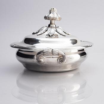 A French silver dish with lid, mark of Maison Odiot, Paris, France, second half of the 19th century.