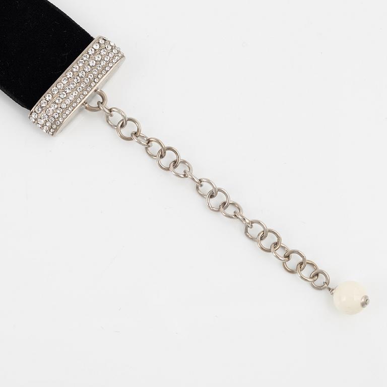 Chanel, A choker necklace, 2022.