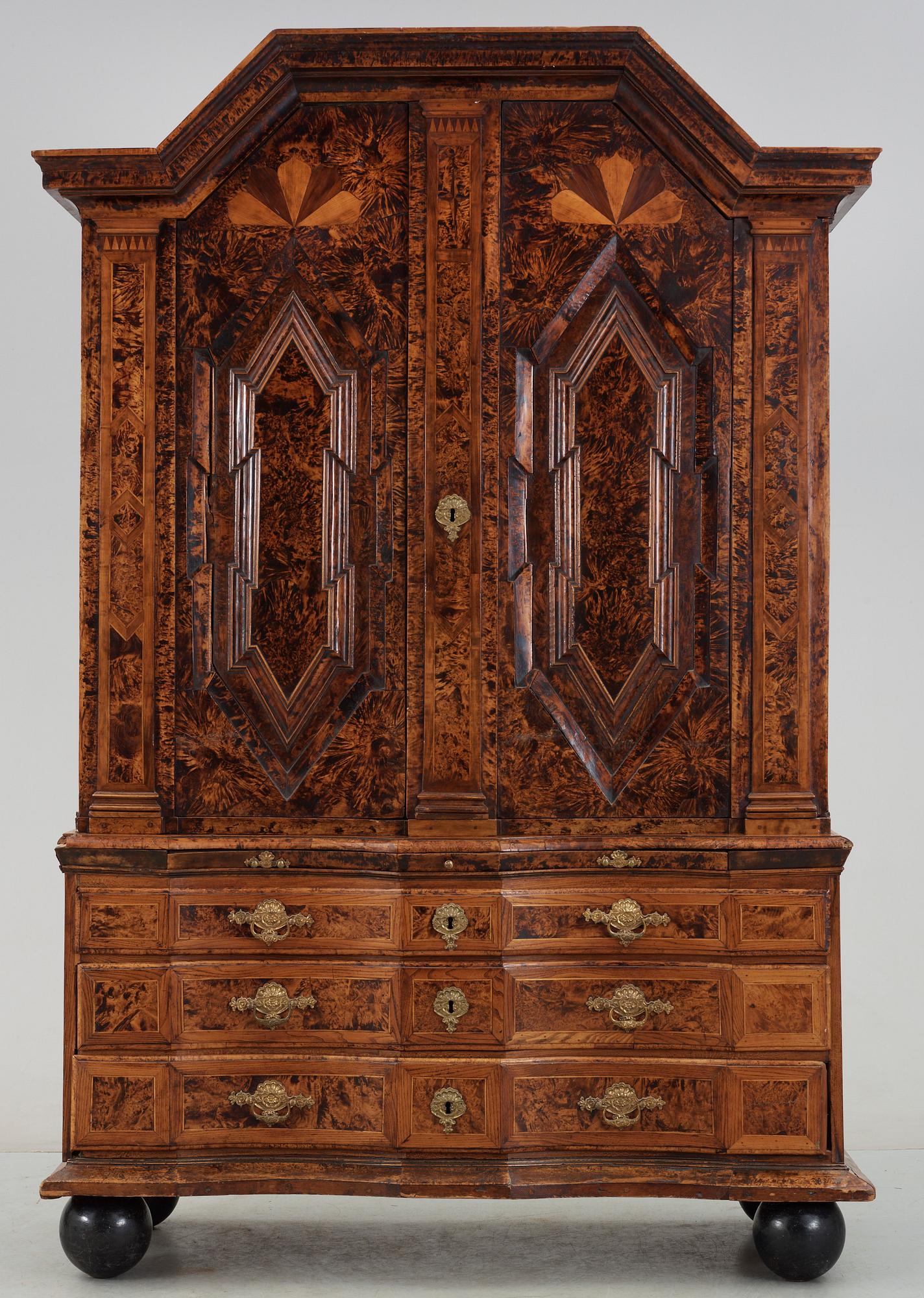 SKÅP. Sverige, 1700-talets mitt. Senbarock.