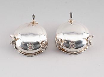 SALTKAR, 1 par, silver, otydliga stämplar, möjligen Frankrike,  omkring år 1900. Total vikt ca 131 g.
