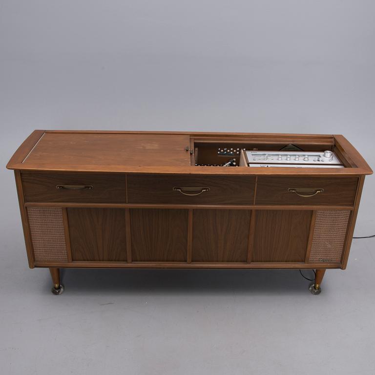 STEREOKAAPPI, Magnavox, 1900-luvun puoliväli.