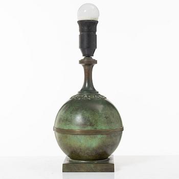 Guldsmedsaktiebolaget, a table lamp, 1930's.