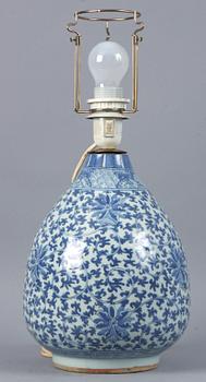 BORDSLAMPA, porslin, Kina, 1700/1800-tal.