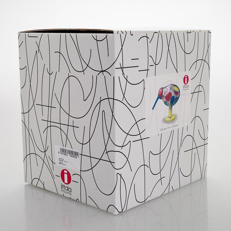 Oiva Toikka, glasfågel, "Jewelled kiwi", signerad och numrerad O. Toikka Nuutajärvi 1453/5000.