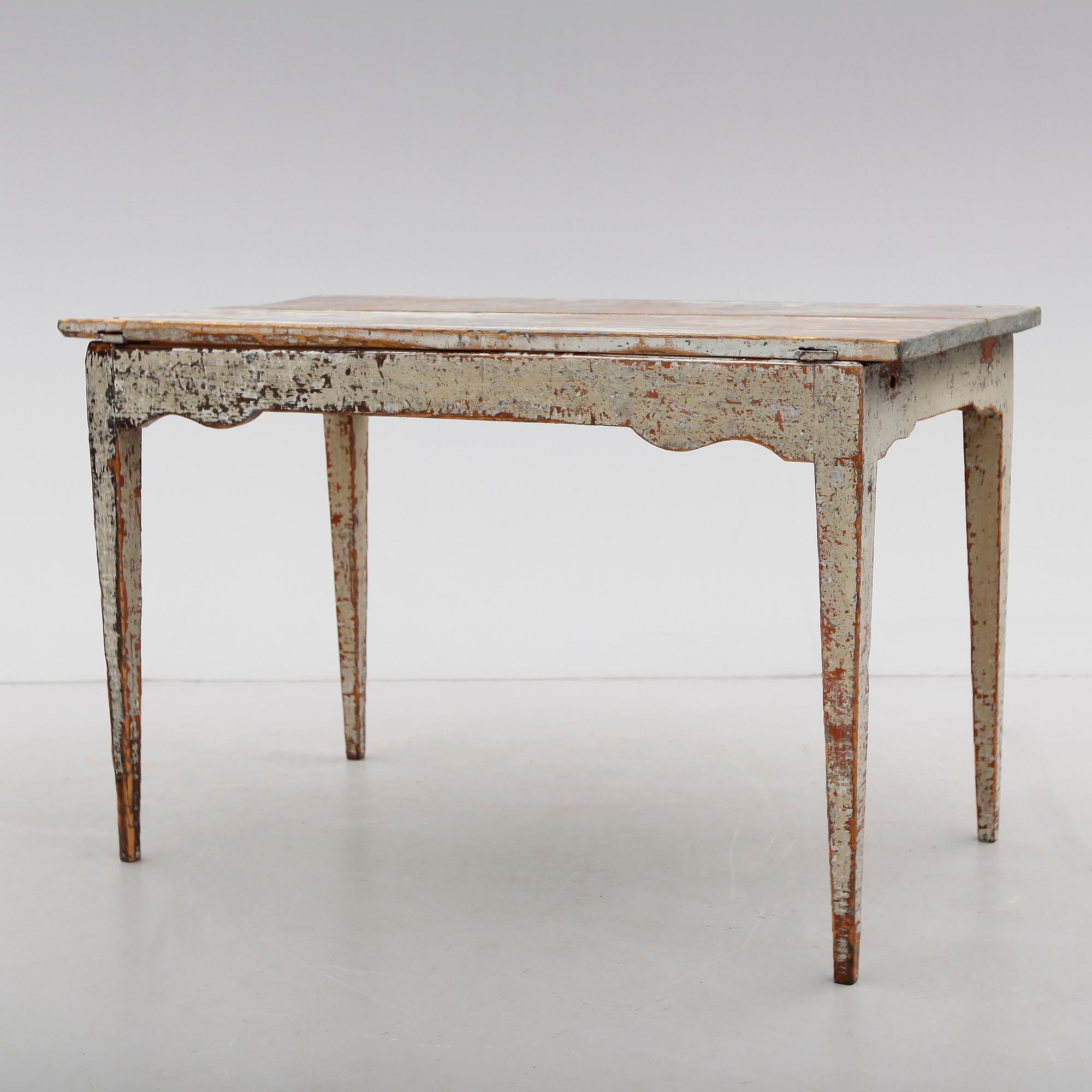 BORD, gustavianskt, omkring år 1800.
