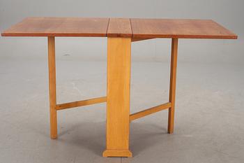 SLAGBORD, "Vapensmeden", design Carl Malmsten. Modellen formgiven 1949.
