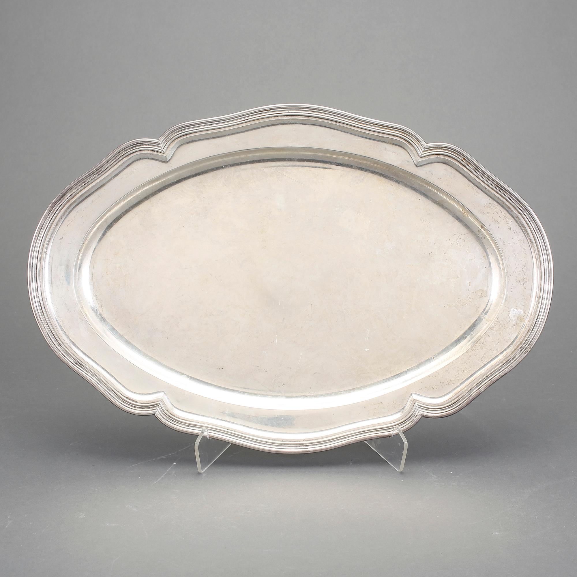 BRICKA, silver, rokokostil, Tyskland, 1900-tal. Ca 1620 gram.