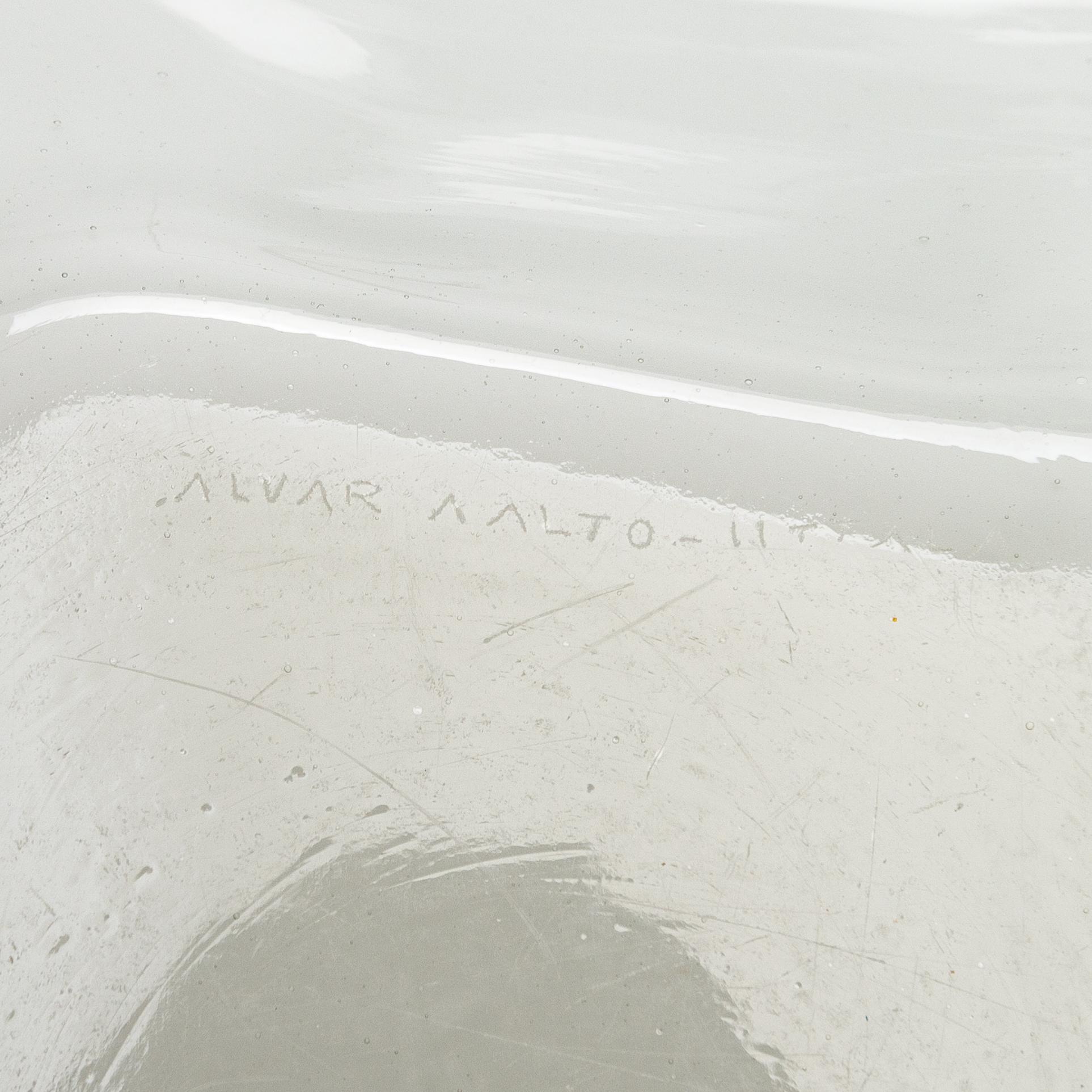 Alvar Aalto, One part of 1950's Aalto flower' glass sculpture signed Alvar Aalto Iittala.