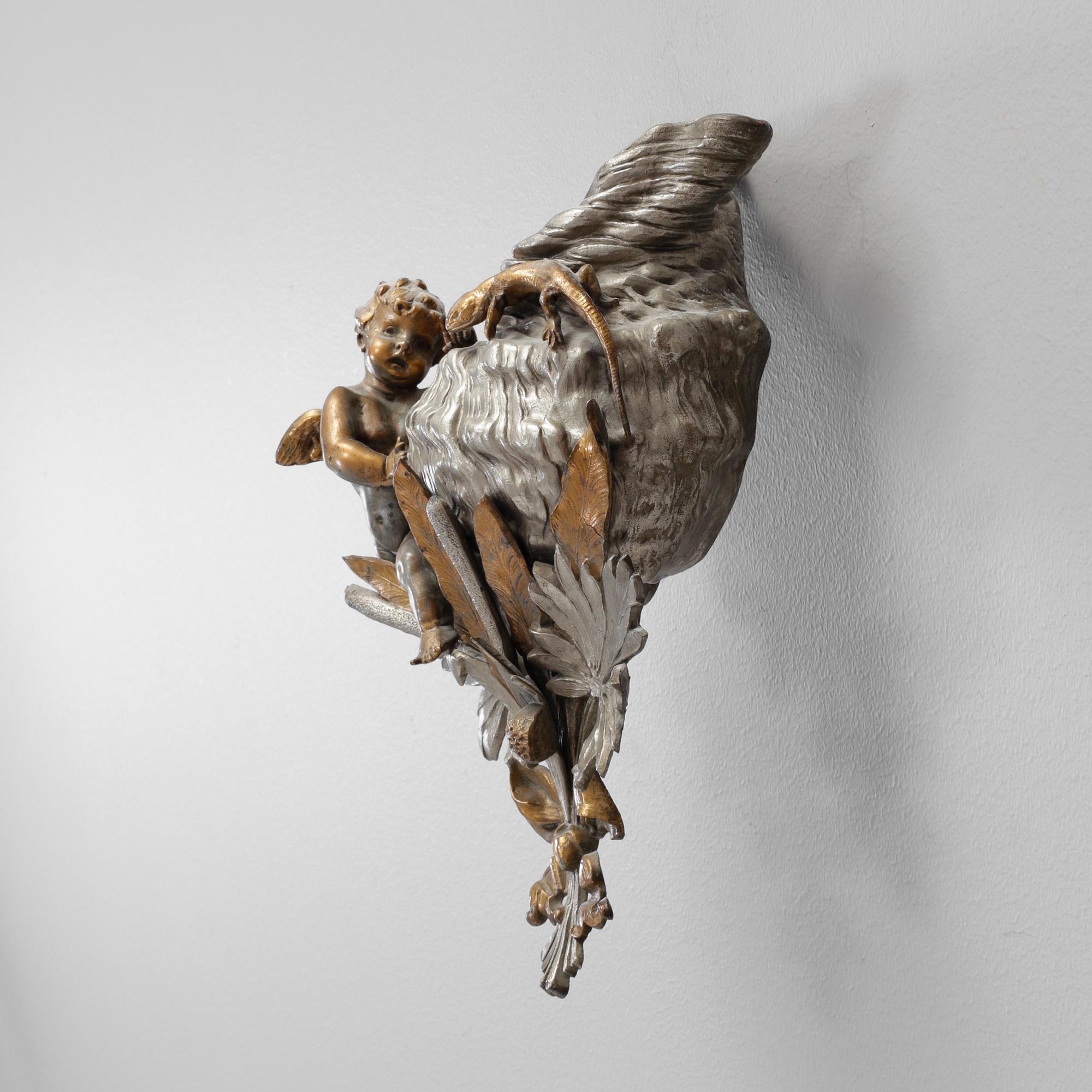 VÄGGVAS, metall, 1900-tal.