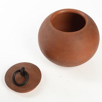 Anja Notini, urna med lock, egen ateljé, Saltsjö-Boo.