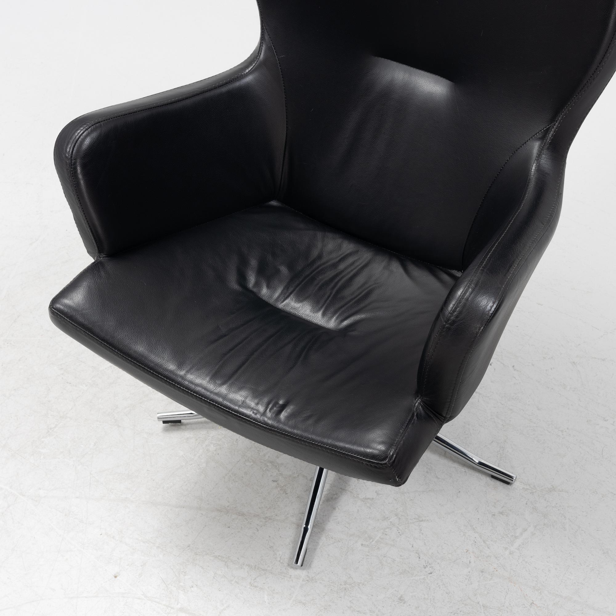 Jan Ekström, a "Gyro" lounge chair from Conform.