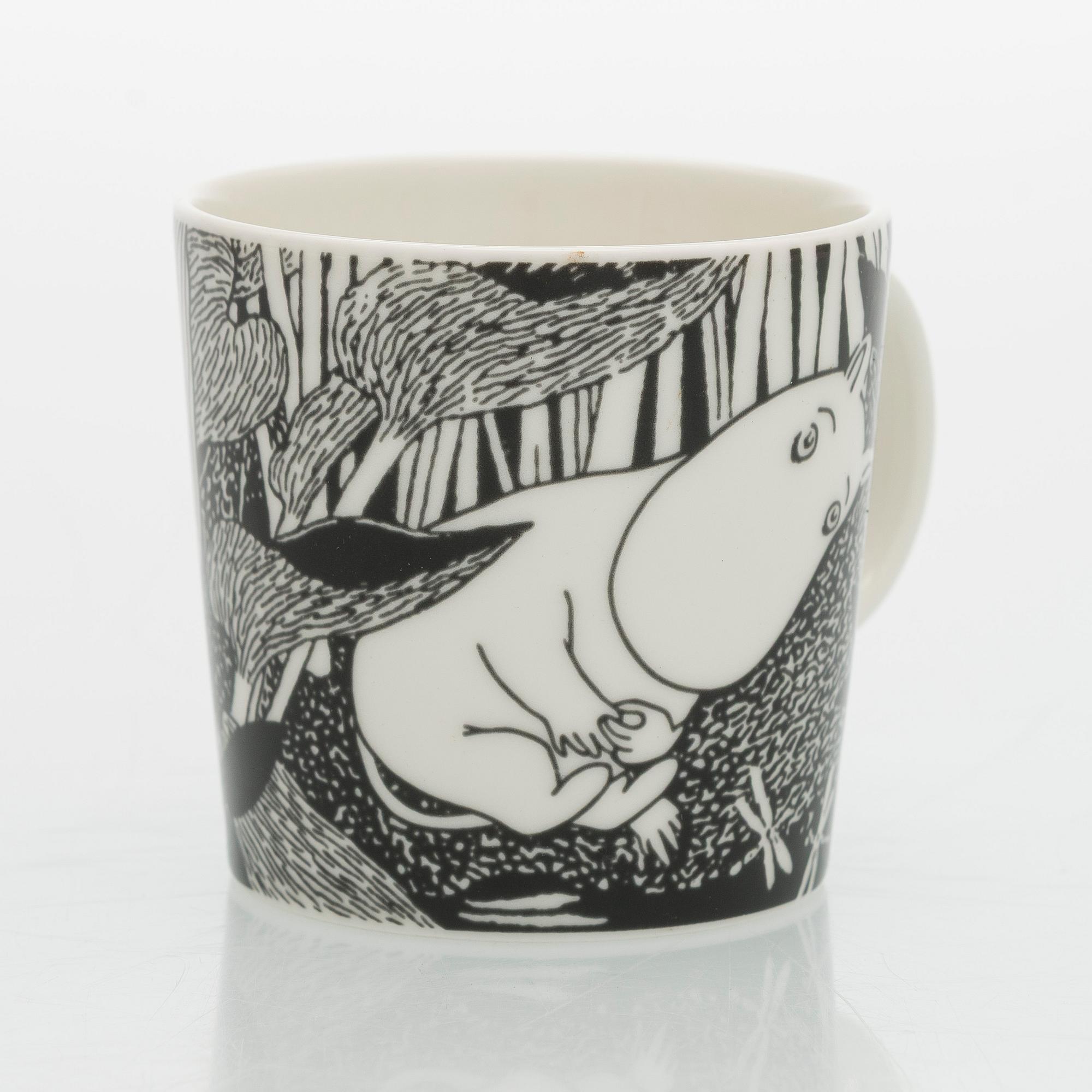 Muminmugg, "Mumintrollet dagdrömmer", porslin, Moomin Characters, Arabia 2005.