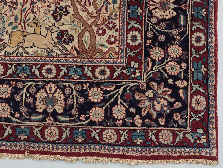 SEMI-ANTIQUE TEHERAN FIGURAL. 218,5 x 137,5 cm.