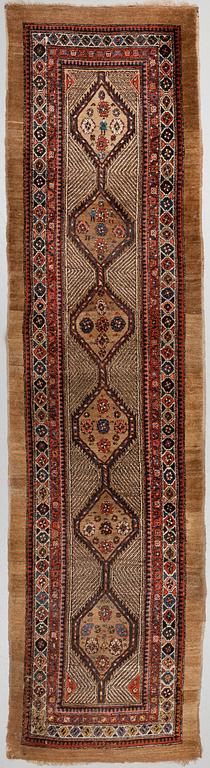 A RUNNER, semi-antique Sarab, around 374 x 93 cm.