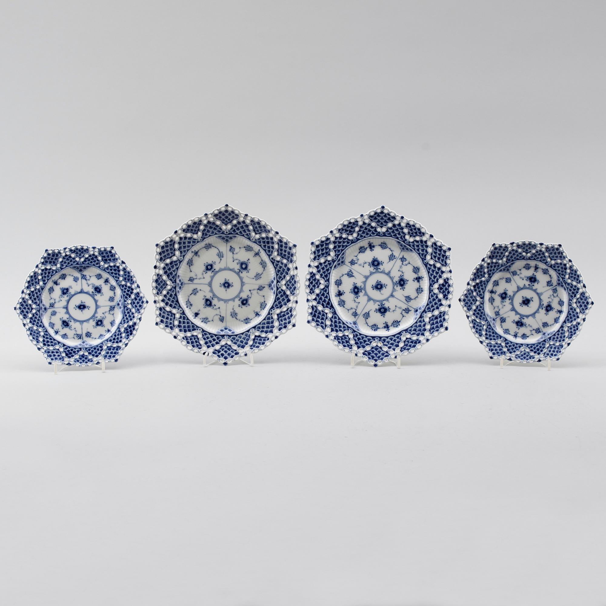 ASSIETTER, 24 st (12+12), musselmalet, Royal Copenhagen.