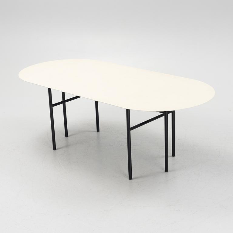 Norm Architects, matbord "Snaregade Dining table Oval", Audo Copenhagen, Danmark.