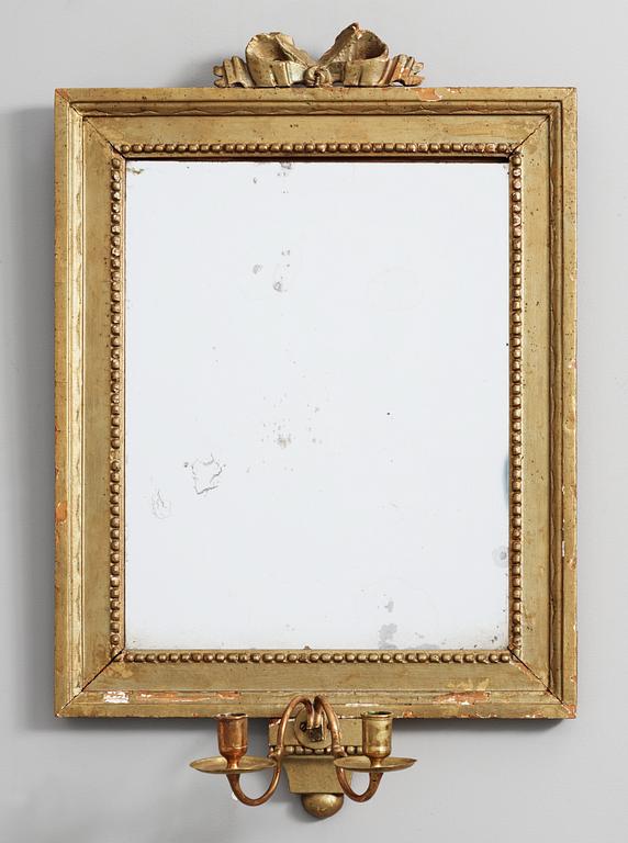SPEGELLAMPETT, för två ljus. Gustaviansk, 1700-talets slut.