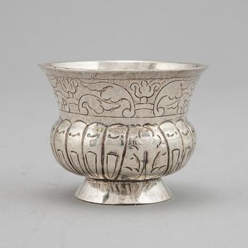 A Russian silver vodka cup, Moscow 1751.