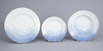 SERVISDELAR, 30 st, porslin, "Måsen", Bing & Grøndahl.
