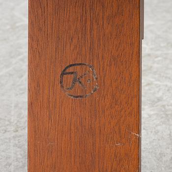 John Kandell, hylla, "Pilaster", Källemo AB.