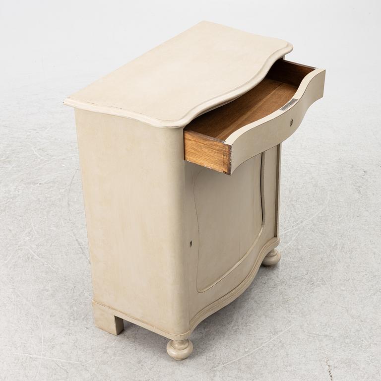 Cabinet, 20th century.