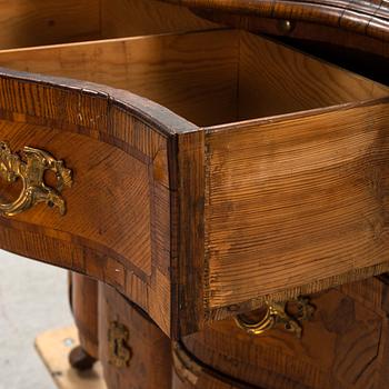 A late Baroque chest of drawers, first half of the 18th Century.