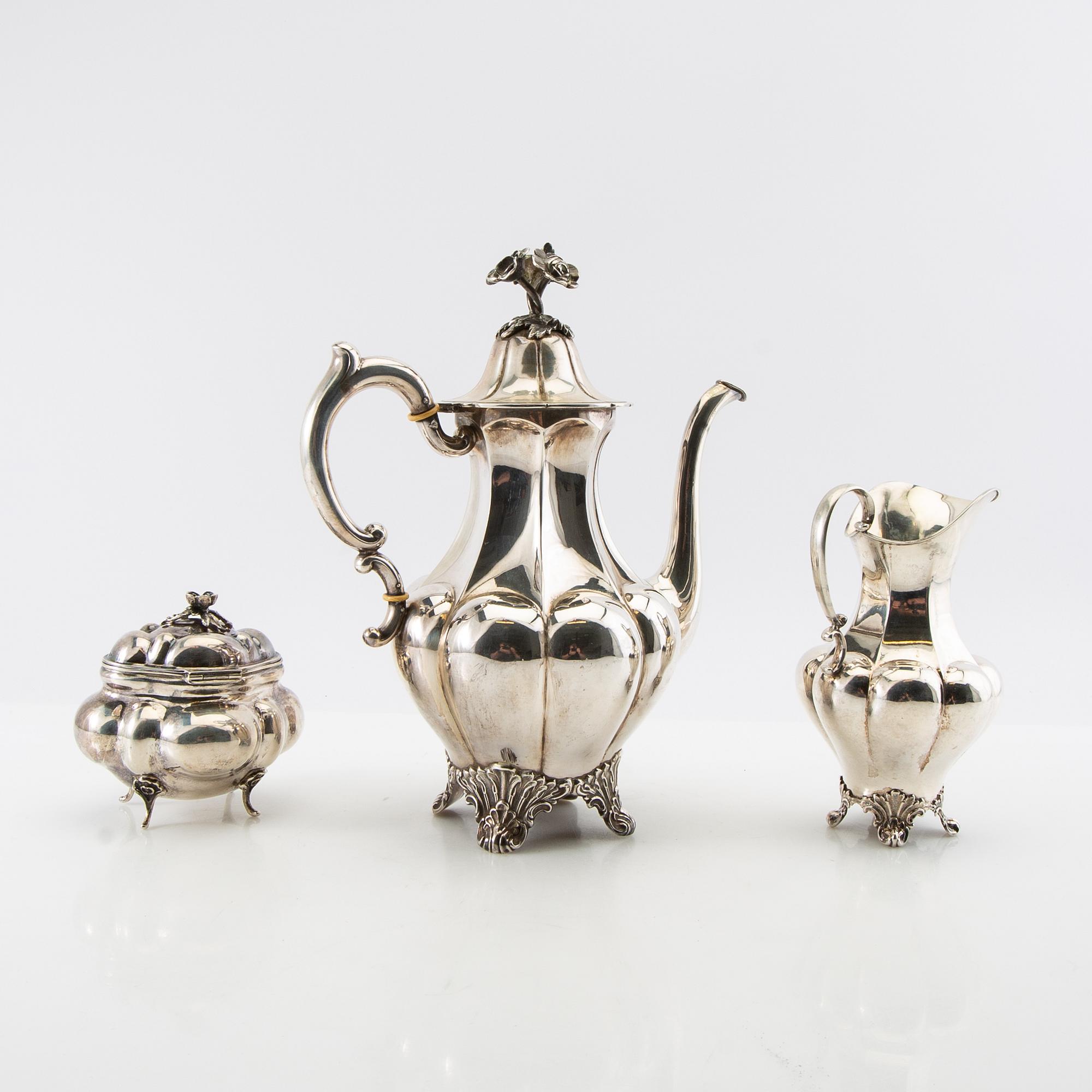 AG Dufva coffee service 3 dlr Rococo style silver Stockholm 1919/20 and Malmö 1945.