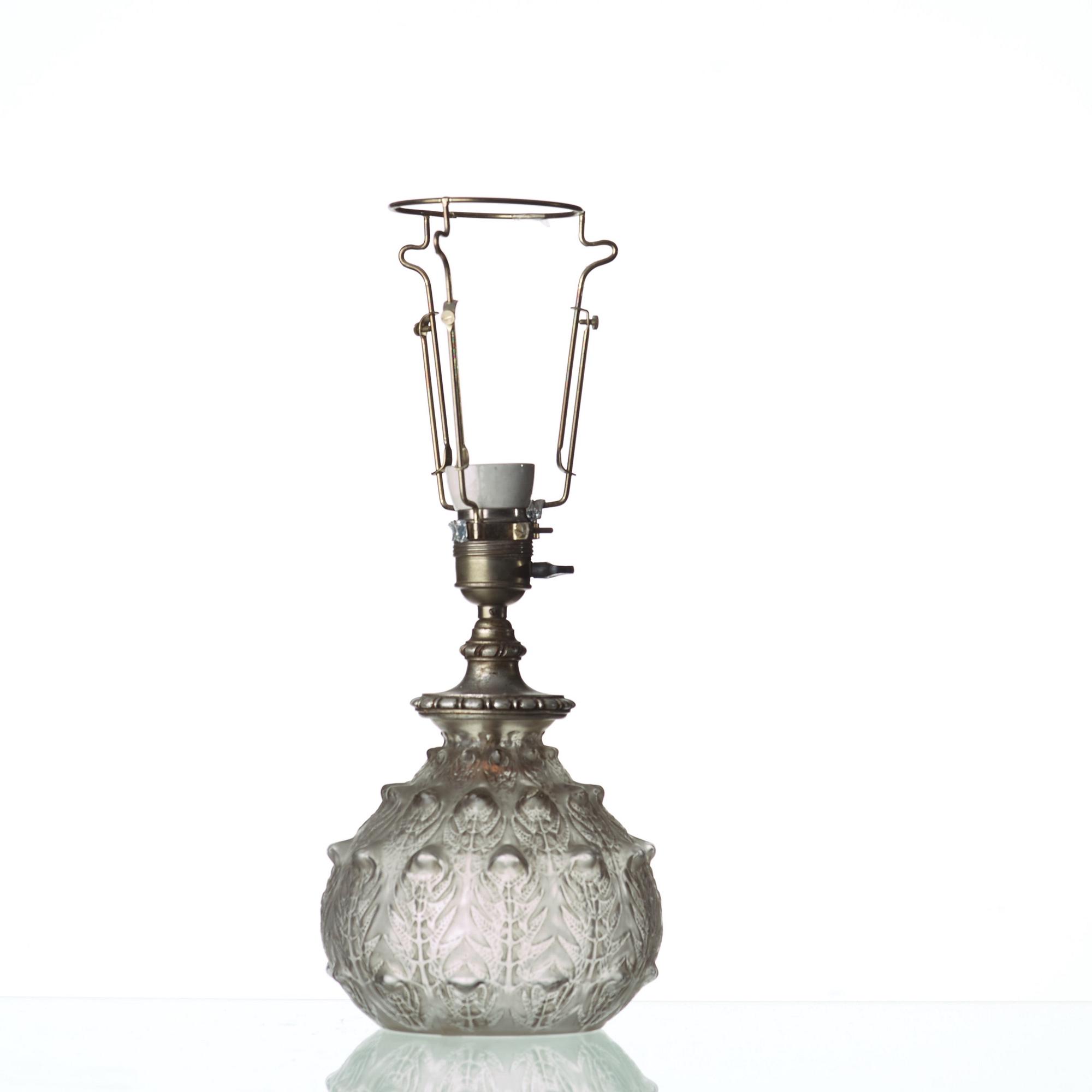 René Lalique, bordslampa, "Fougères", Frankrike 1920-30-tal, modell 923.