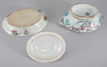 SMÖRTERRIN PÅ FAT, porslin, Kina, Daoguang, 1821-1850.
