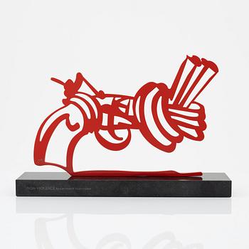 Carl Fredrik Reuterswärd, skulptur, rödlackerat stål på sockel av sten, signerad CFR och numrerad 25/50.