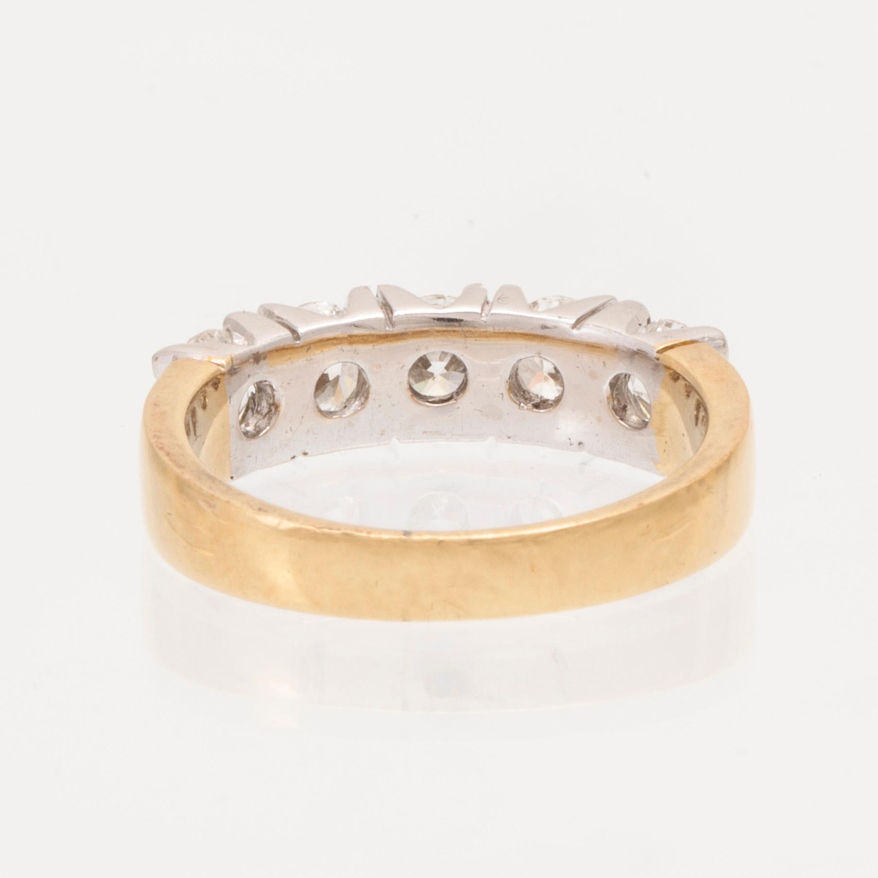 Ring halvallians 18K vitt och rött guld samt briljantslipade diamanter.