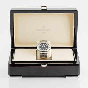 Patek Philippe, Nautilus, ca 2017.