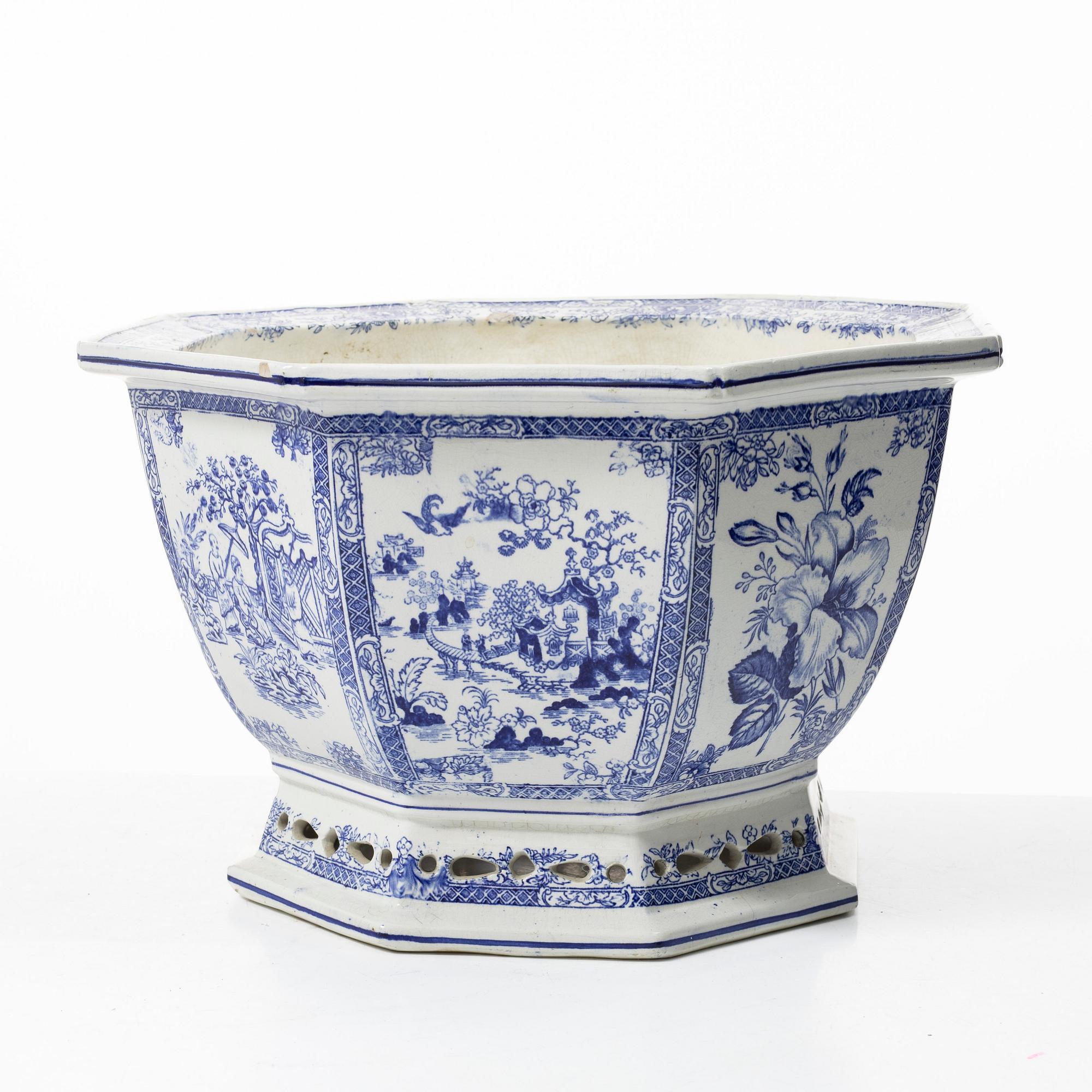 A flintware flower pot, second half of the 19th century.