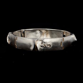 ARMBAND, sterling silver, "Ceres" Björn Weckström Lapponia 1974. Vikt 46 g.