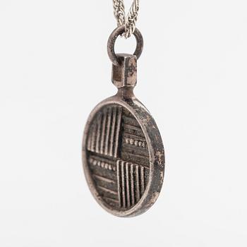 Jorma Laine, Kaulakoru, hopeaa. Kultateollisuus, Turku 1974.