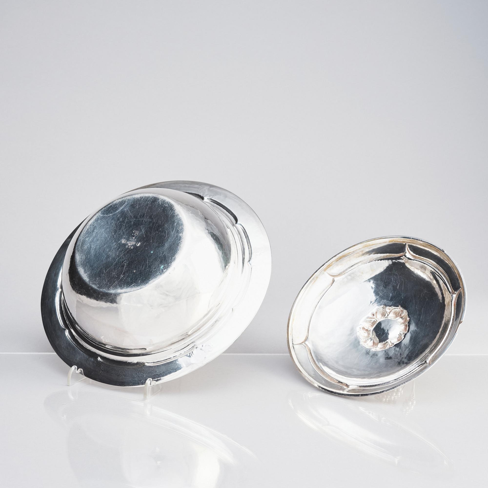 Johan Rohde, karott med lock, Firma Georg Jensen, Köpenhamn, 1915-1918, 830/ 1000 silver, design nr 228, svenska importstämplar GAB F.