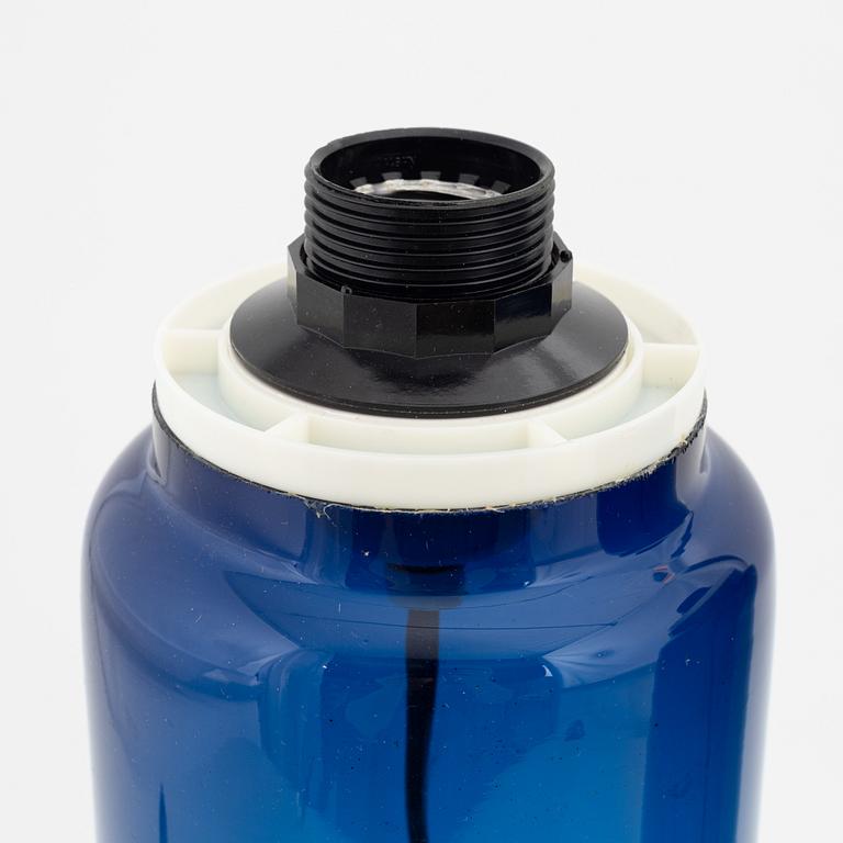 A pair of blue glass table lights, Luxus, Vittsjö.