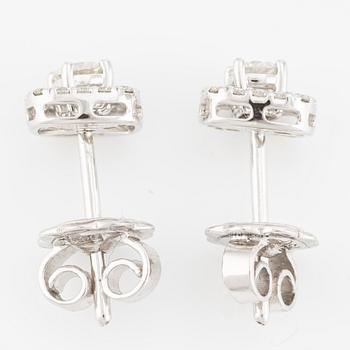 Earrings, two-part 18K white gold with brilliant-cut diamonds.