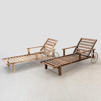 A set of two pine deck chairs by Elsa Stackelberg for Fri Form later part of the 20th century.
