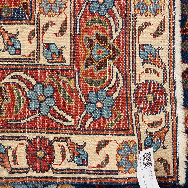 MATTA, semiantik Persisk med Veramin-mönster, ca 199,5 x 150,5-153 cm.