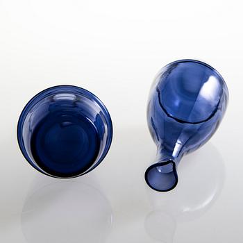 HELENA TYNELL, karahveja, 2 kpl ja juomalaseja, 6 kpl, "Pingviini", Riihimäen Lasi Oy. Tuotannossa 1964-1965.