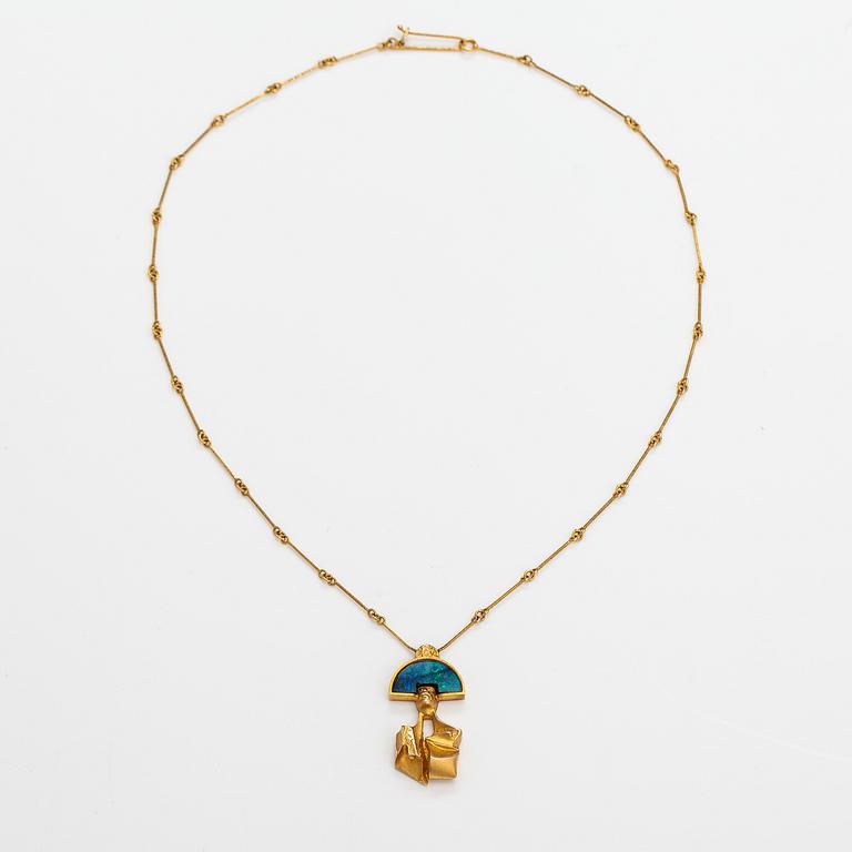 Björn Weckström,  "Balak", a 14K gold necklace with an opal triplette. Lapponia 1977.