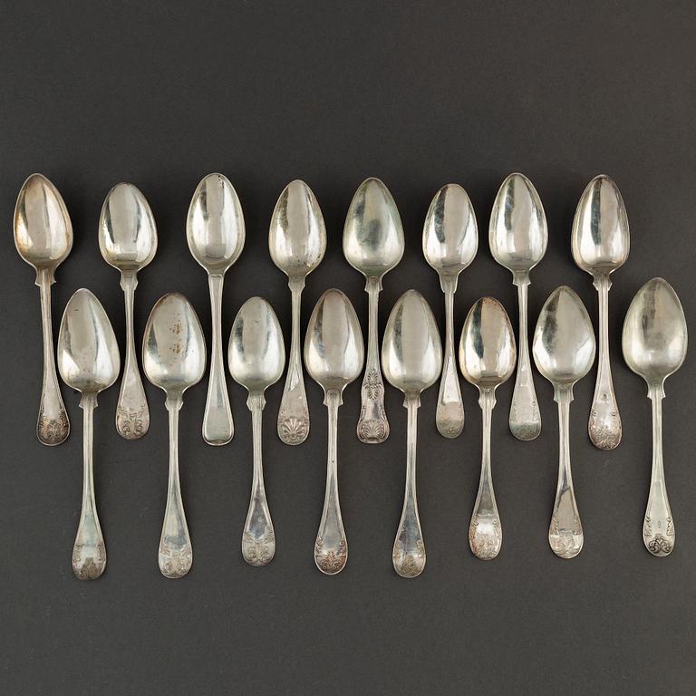 Sixteen 18th and 19th Century silver spoons.