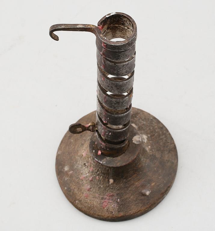 LJUSSTAKE, smide och trä, 1700-tal.