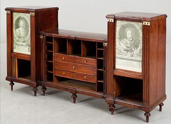 SKRIVBORDSUPPSATS, sengustavianskt stockholmsarbete, omkring 1800.