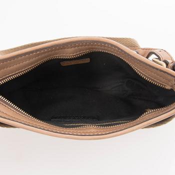 BURBERRY, AXELVÄSKA.