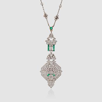 1137. An Art Deco emerald and old-cut diamond necklace. Total carat weight of diamonds circa 3.00 cts.