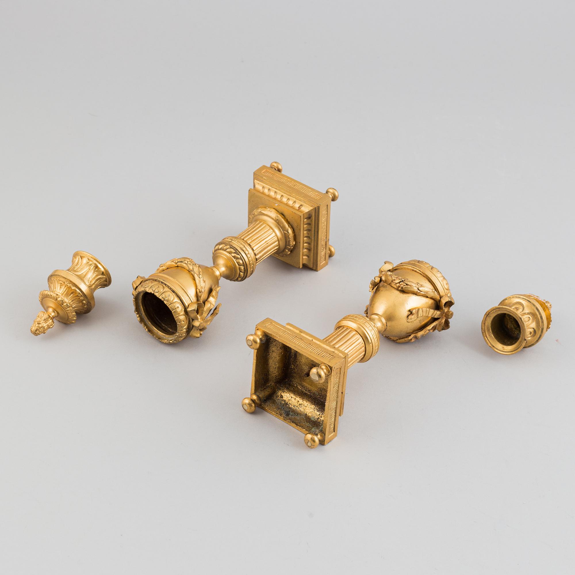 A pair of Empire style bronze cassolettes, 19/20th Century.