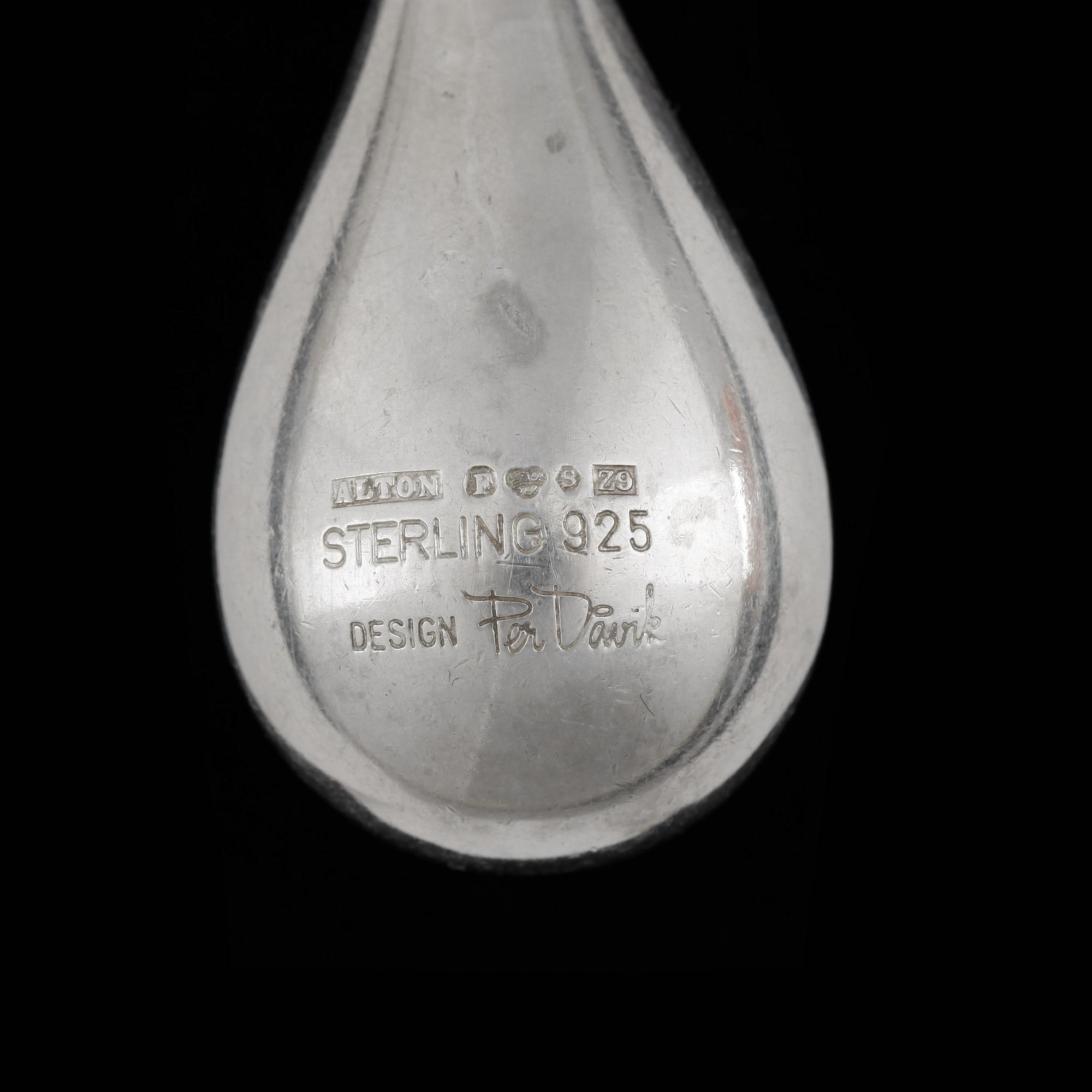 HÄNGE med kedja, silver, Per Dåvik för Alton Falköping 1974. Vikt ca 29 gram.