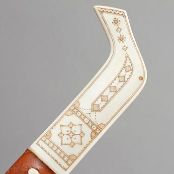 SAMEKNIVAR, 3 st, bl a Johan Gaup, Laimoviken, delvis monogramsignerade, 1900-tal.